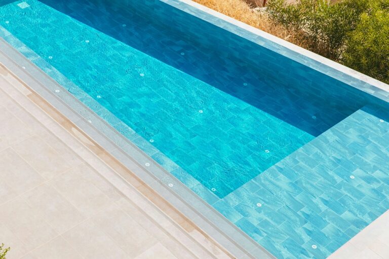 Reparación de fugas de agua en piscinas en Madrid